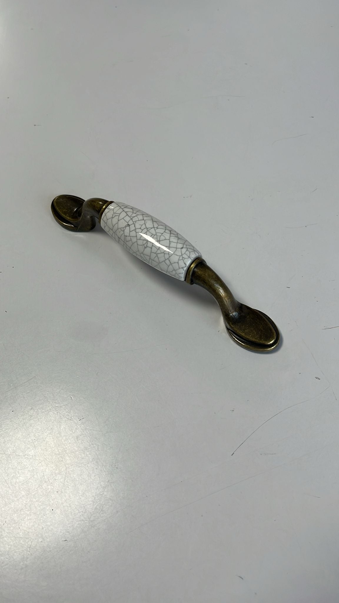 Maner Portelan ZAMAK Marmura 96MM